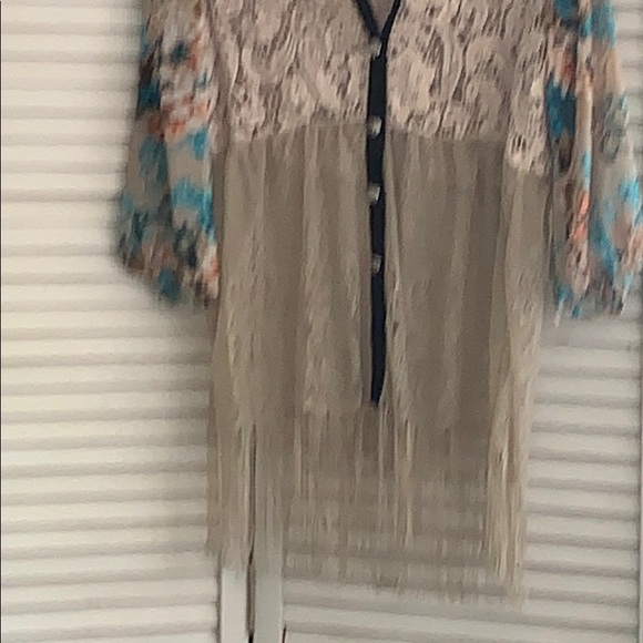 Gimmicks. Boho top. Large. - Picture 3 of 4